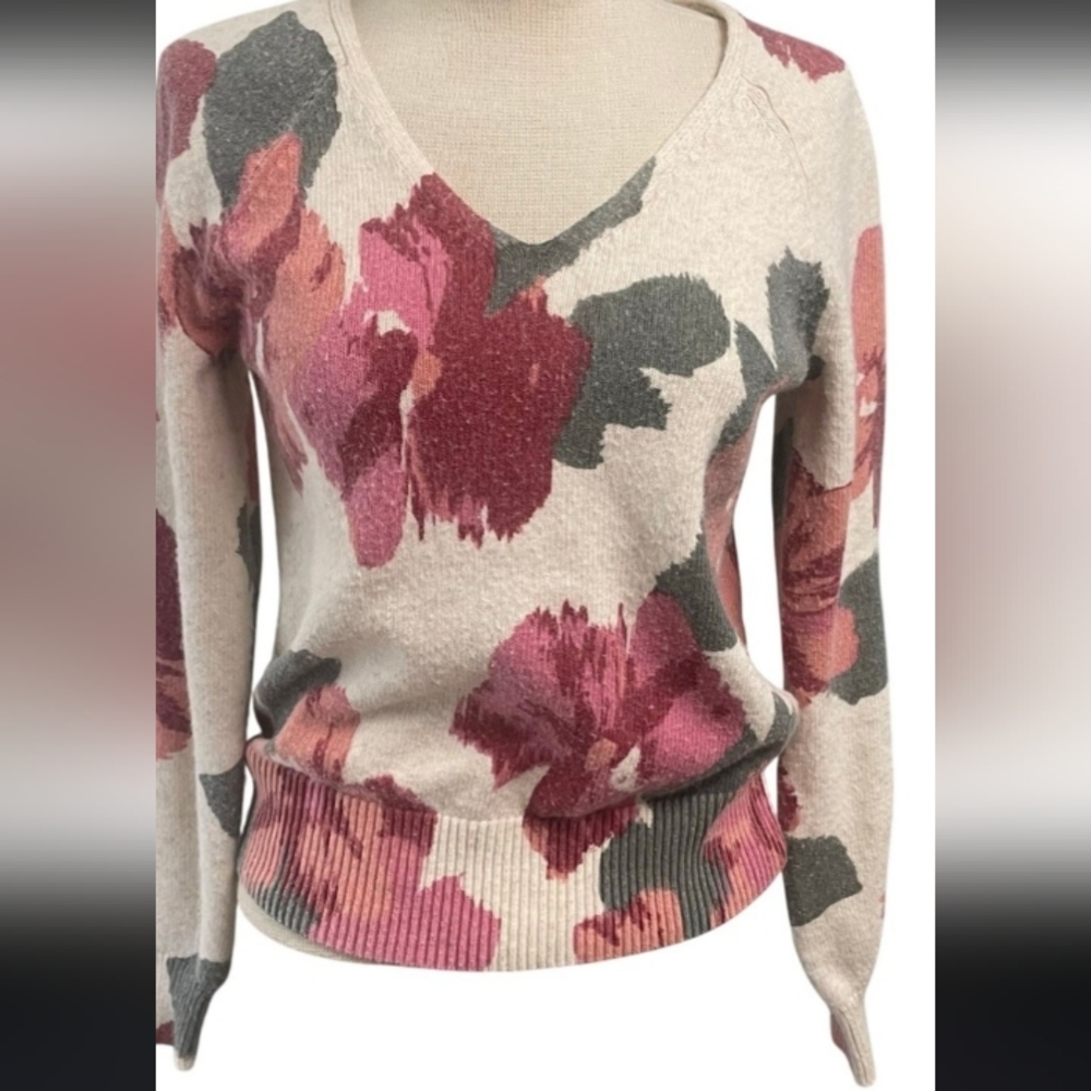LOFT Floral V-Neck Cotton Sweater .Size S good Condition .